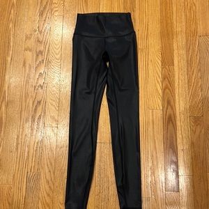Lululemon black shinny leggings